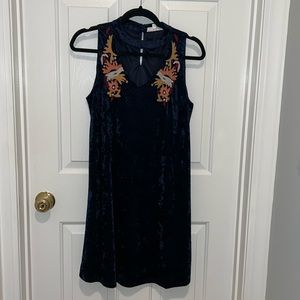 Dark navy velvet embroidered THML A line dress, size small. EUC, smoke free home